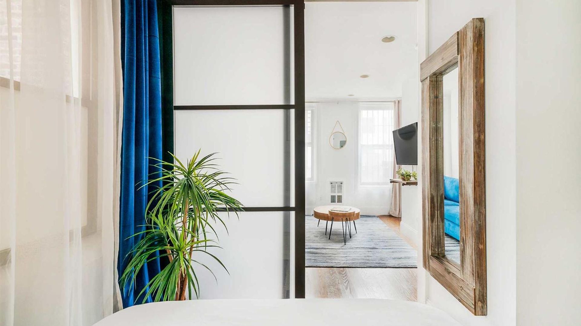 Apartment 69-3a Prime Les Modern Brand New 1br New York