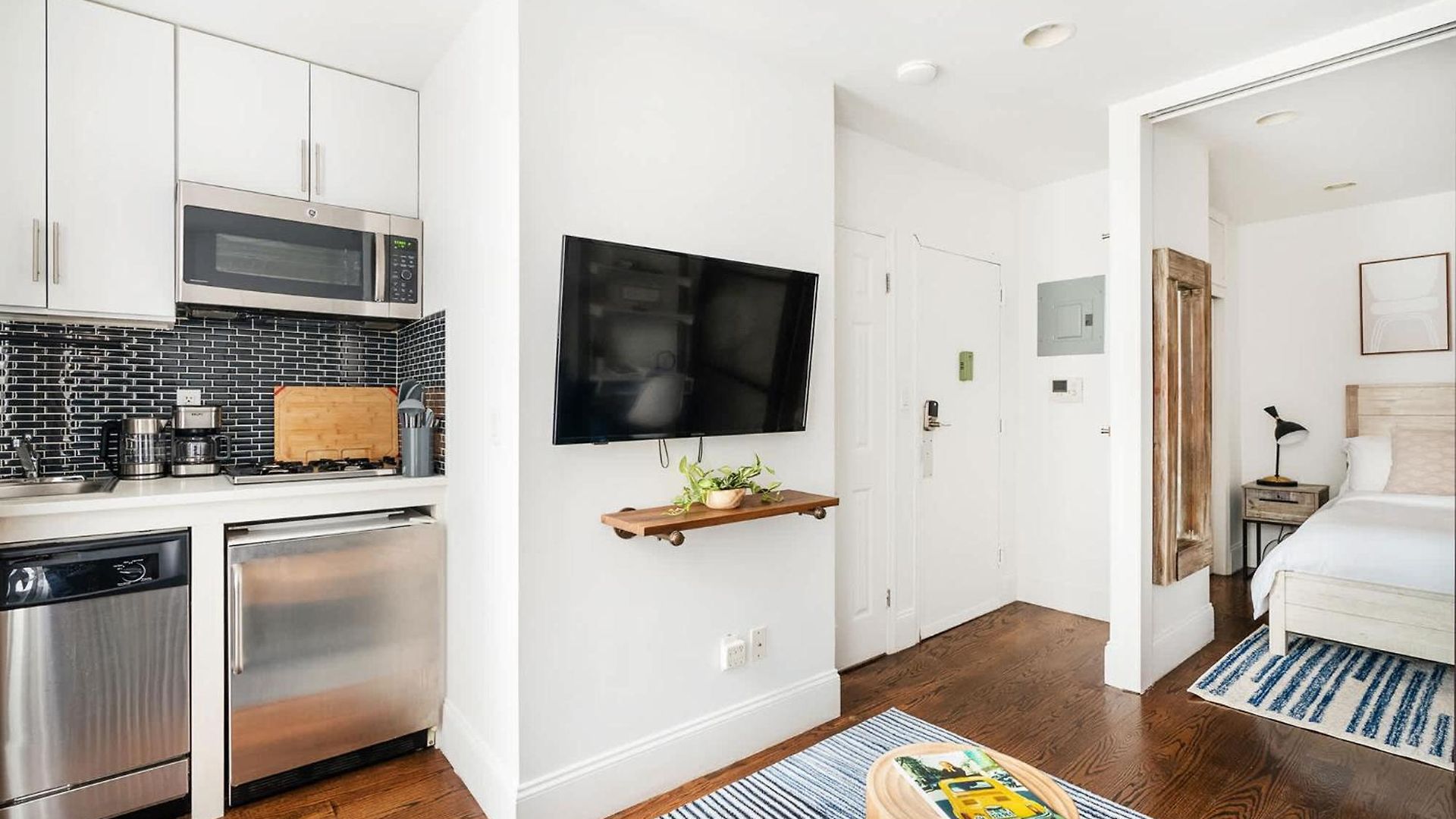 Apartment 69-3a Prime Les Modern Brand New 1br *