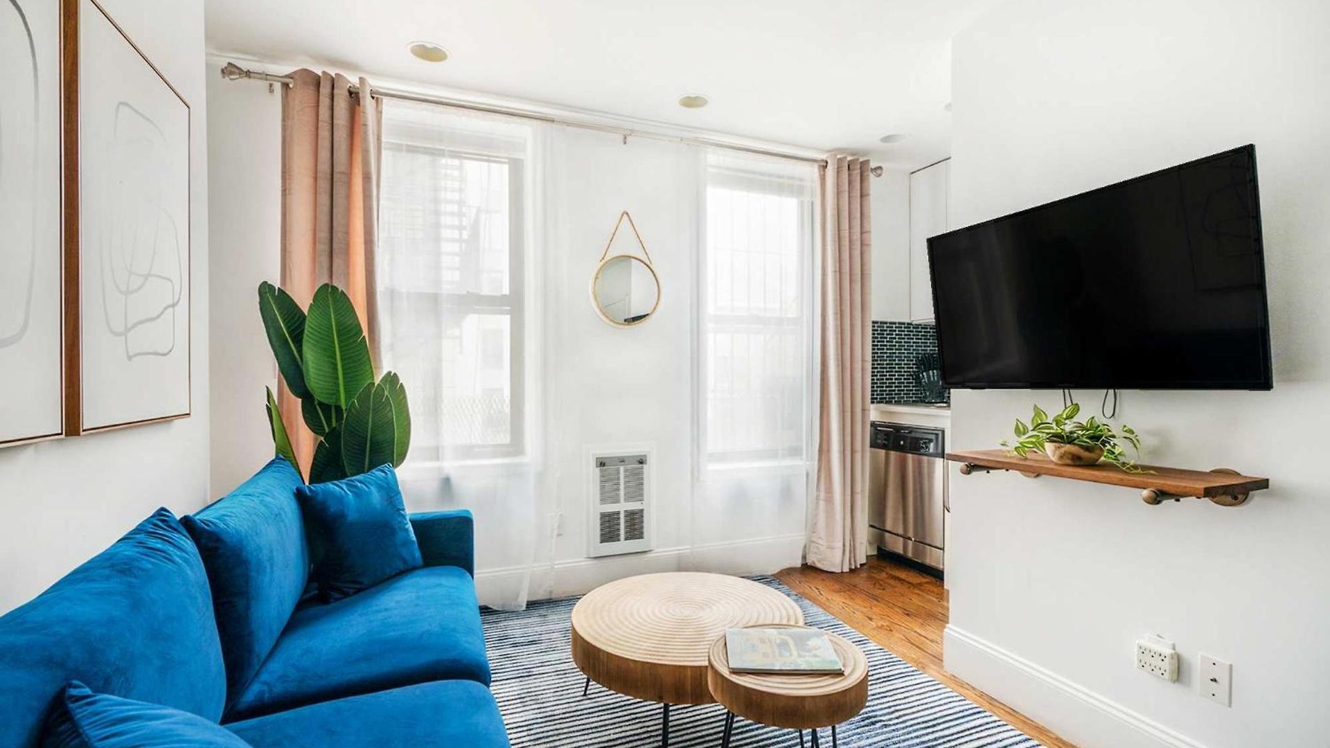 69-3a Prime Les Modern Brand New 1br *