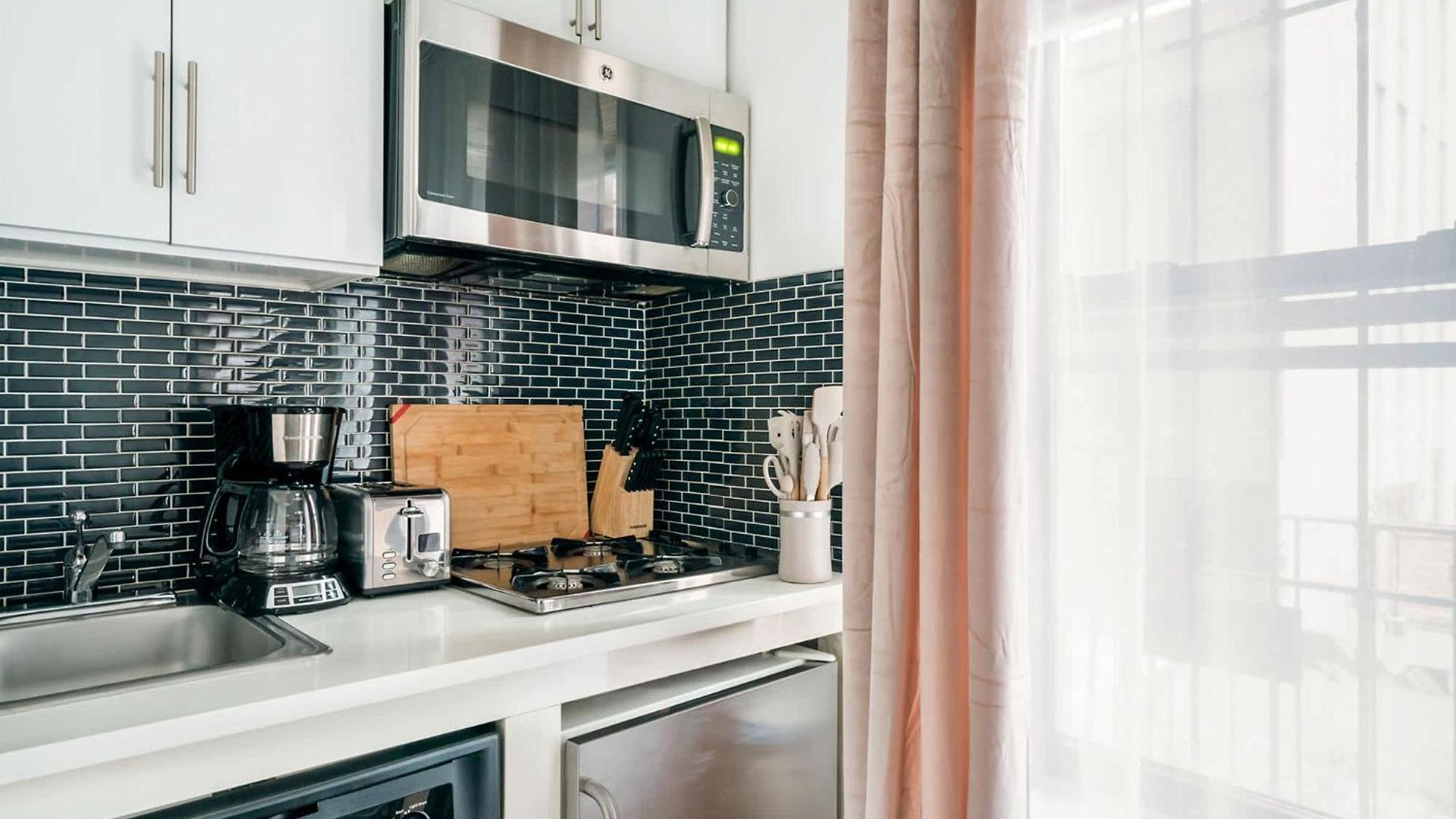 69-3b Prime Lower East Side Brand New 1br Apartment