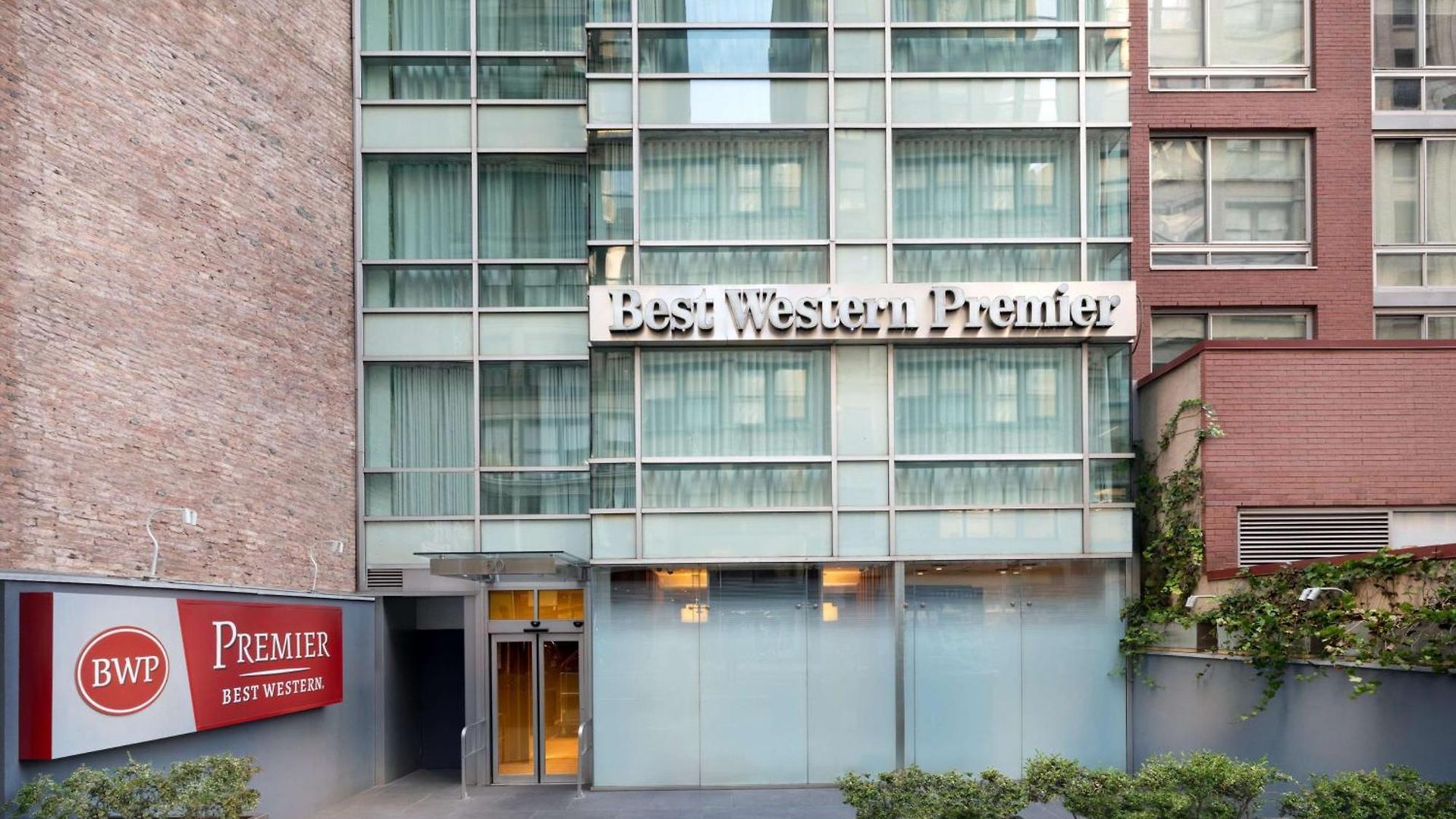 Hotel Western Premier Herald Square 3*