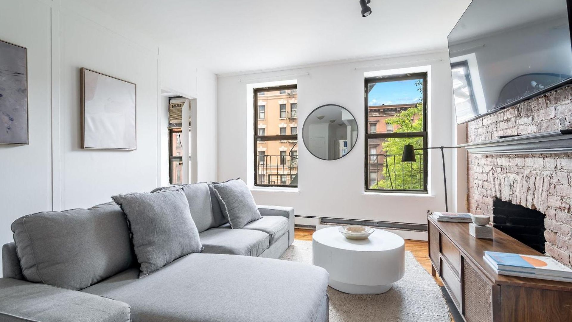 Bright 3br 1ba Retreat In Hells Kitchen Steps From Times Square * New York