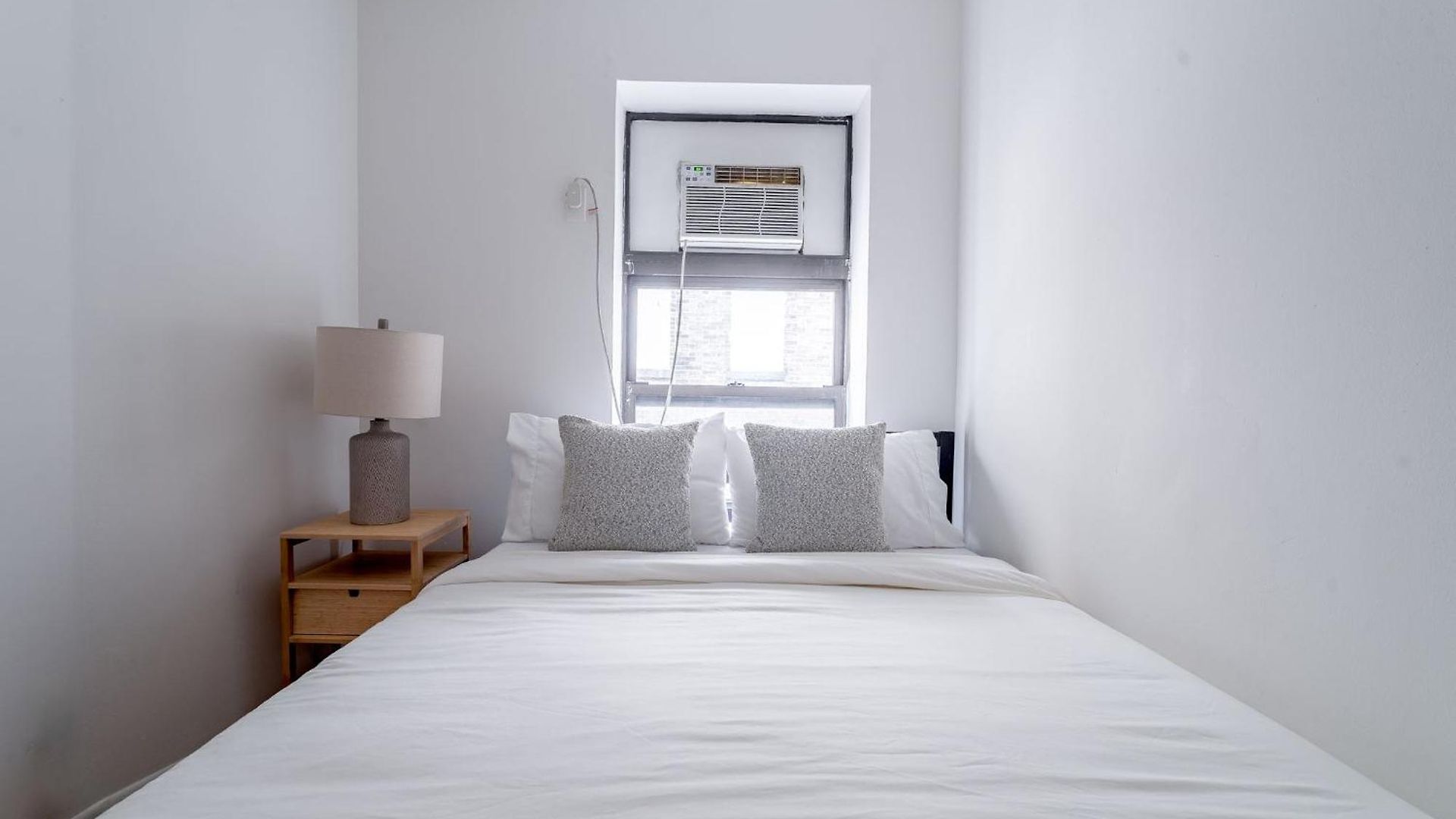 Apartment Bright 3br 1ba Retreat In Hells Kitchen Steps From Times Square