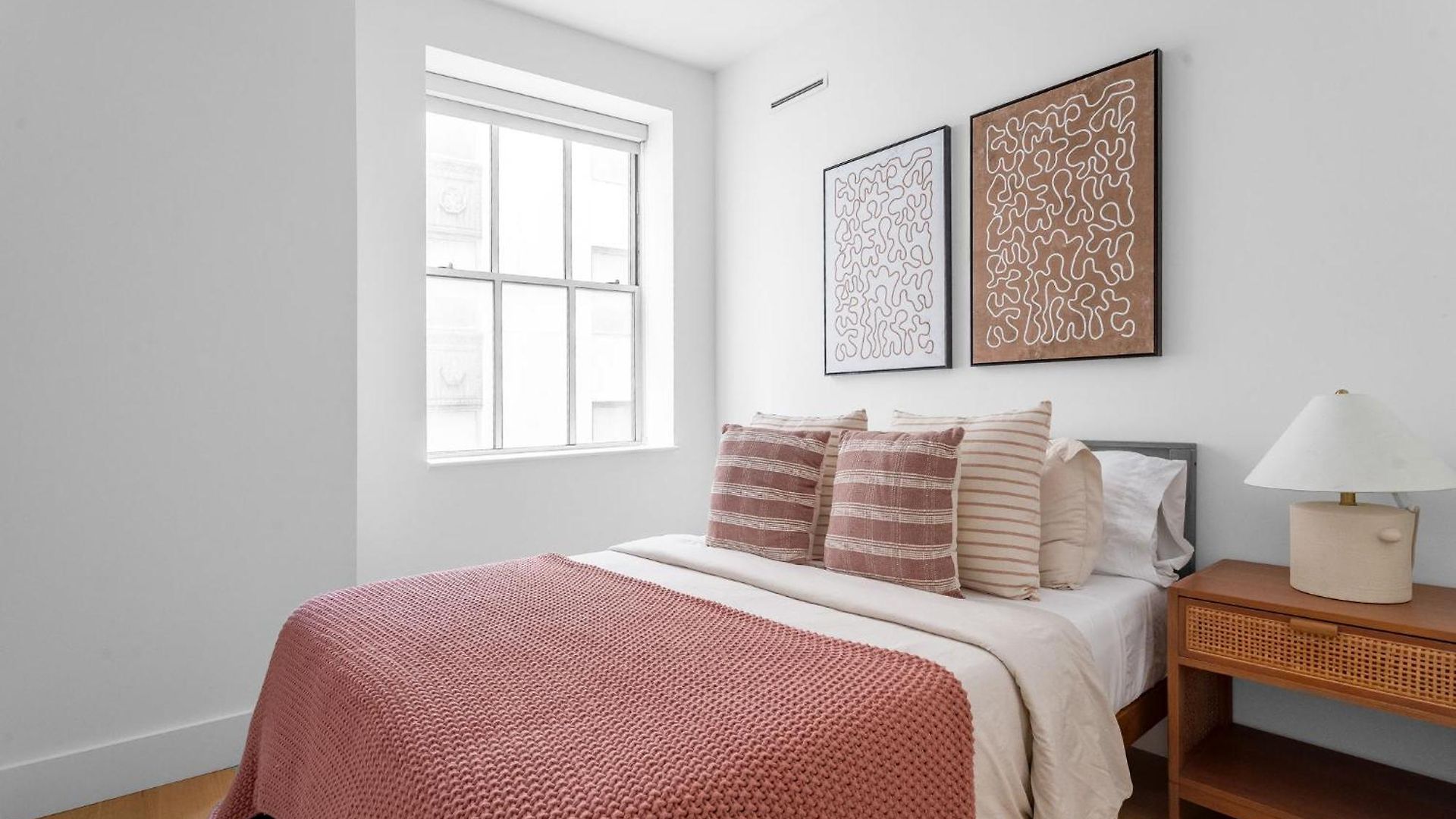 Luxury 2br 1bath Financial District Escape Near Street
