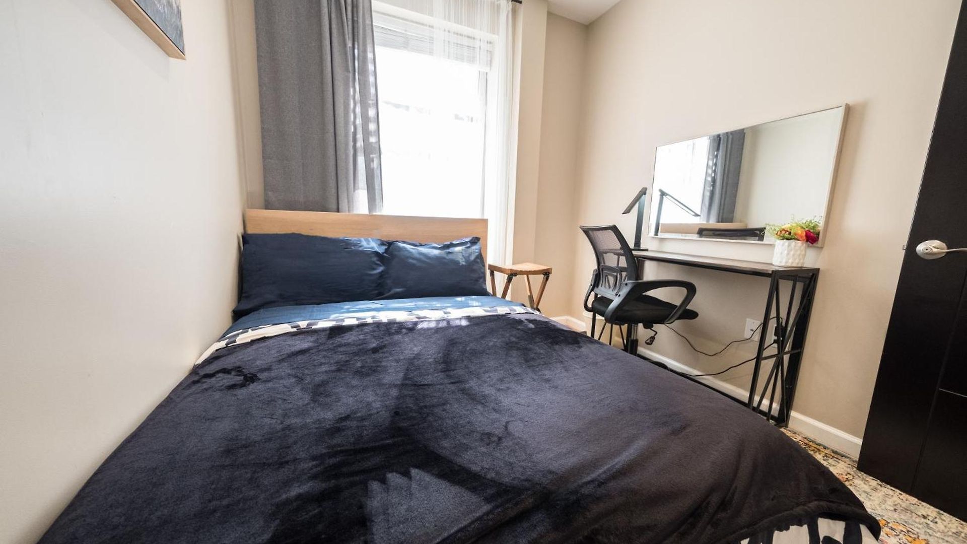 2 Bd Next To Park New York