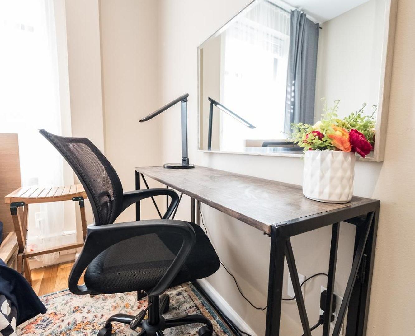 2 Bd Next To Park * New York