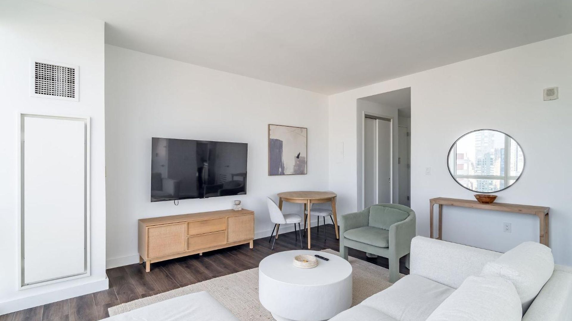 Luxx 2 Bed 1,5 Bath Midtown New York