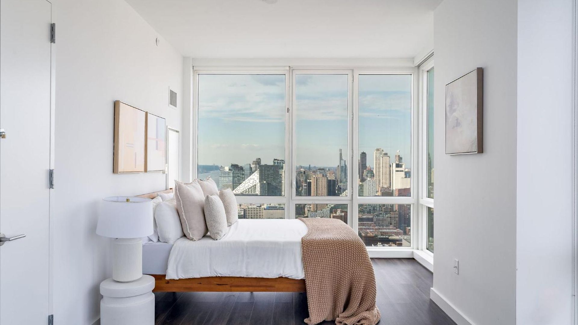 Luxx 2 Bed 1,5 Bath Midtown * New York