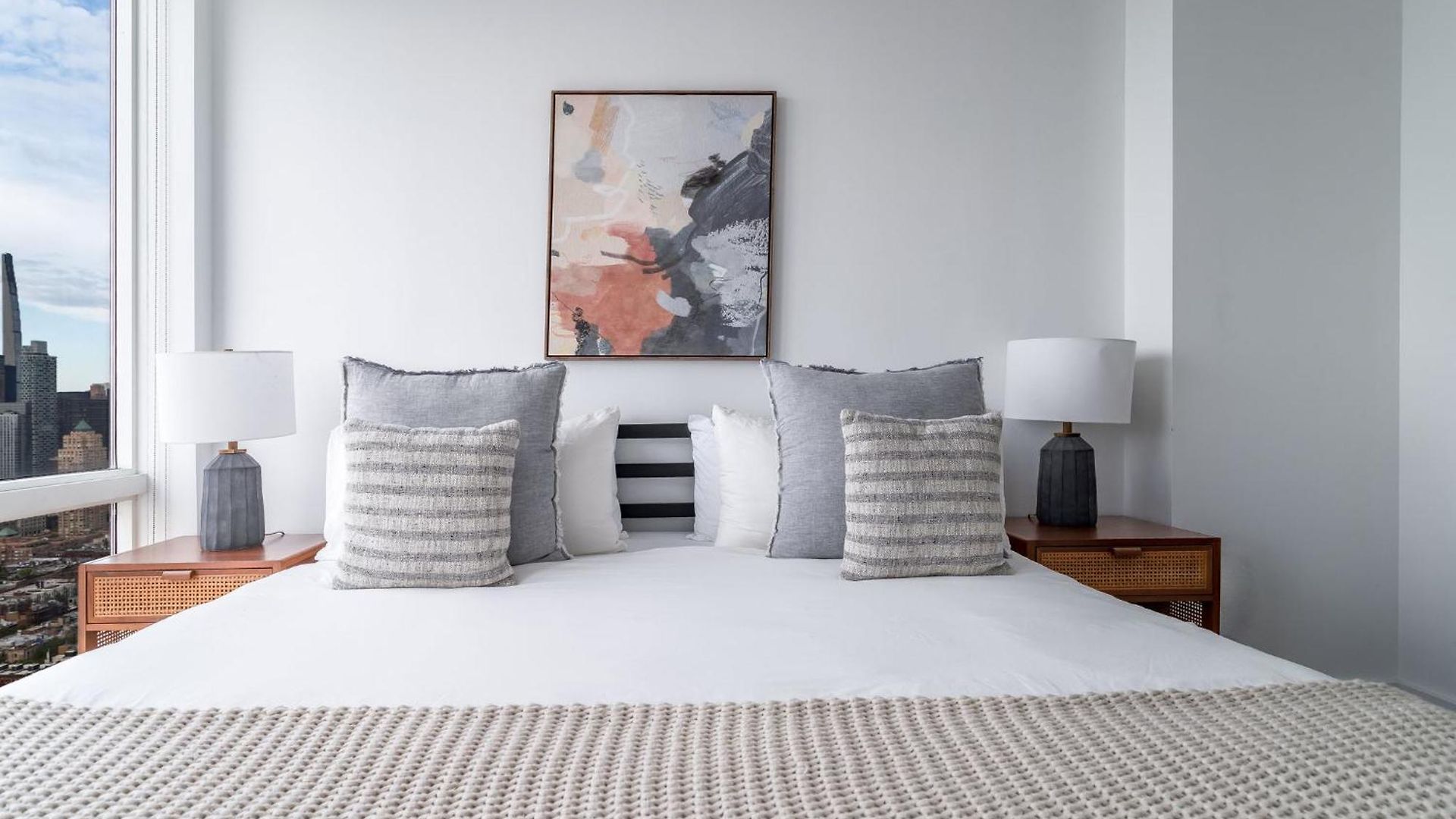 Apartment Luxx 2 Bed 1,5 Bath Midtown *