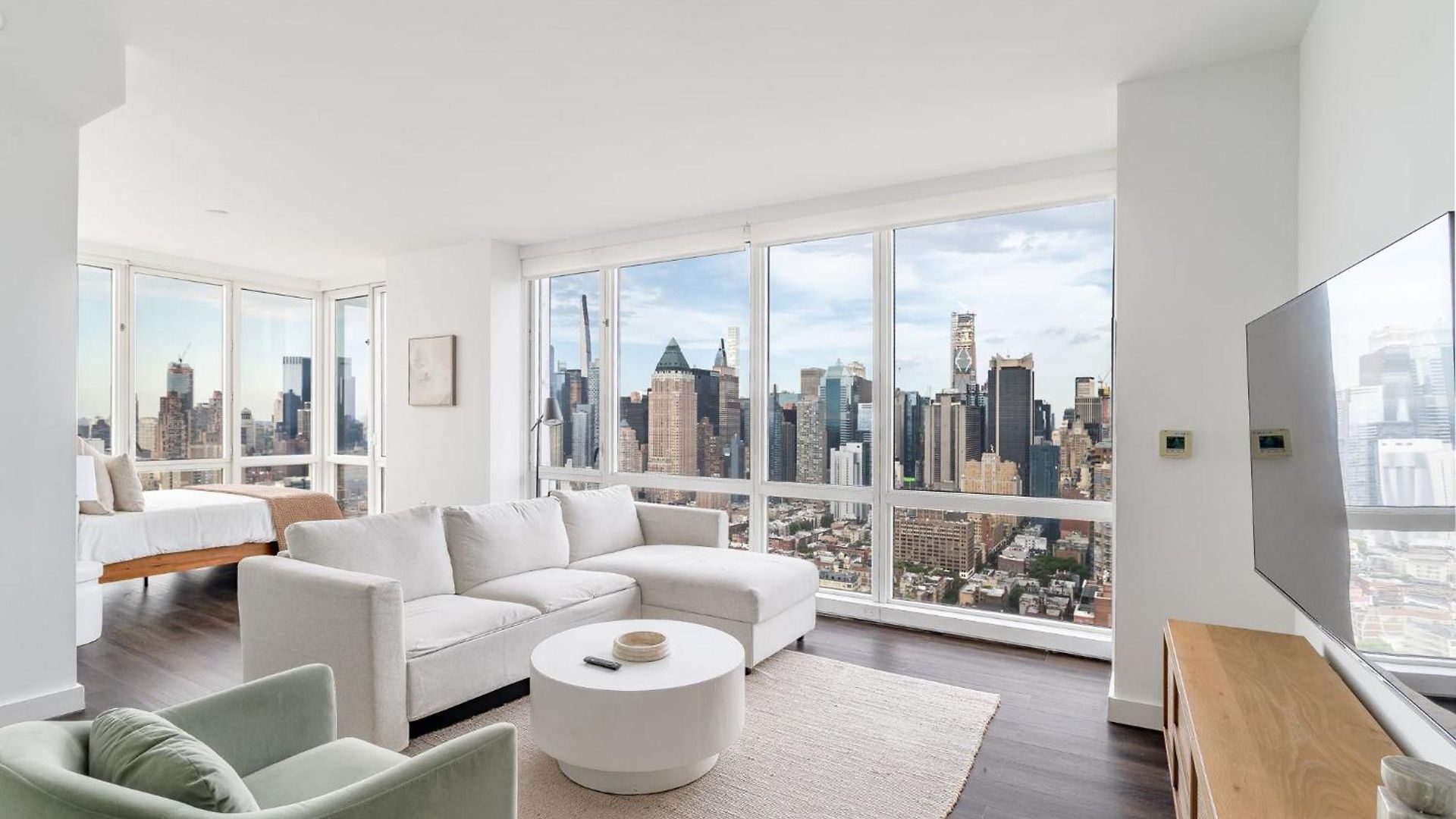 Luxx 2 Bed 1,5 Bath Midtown * New York