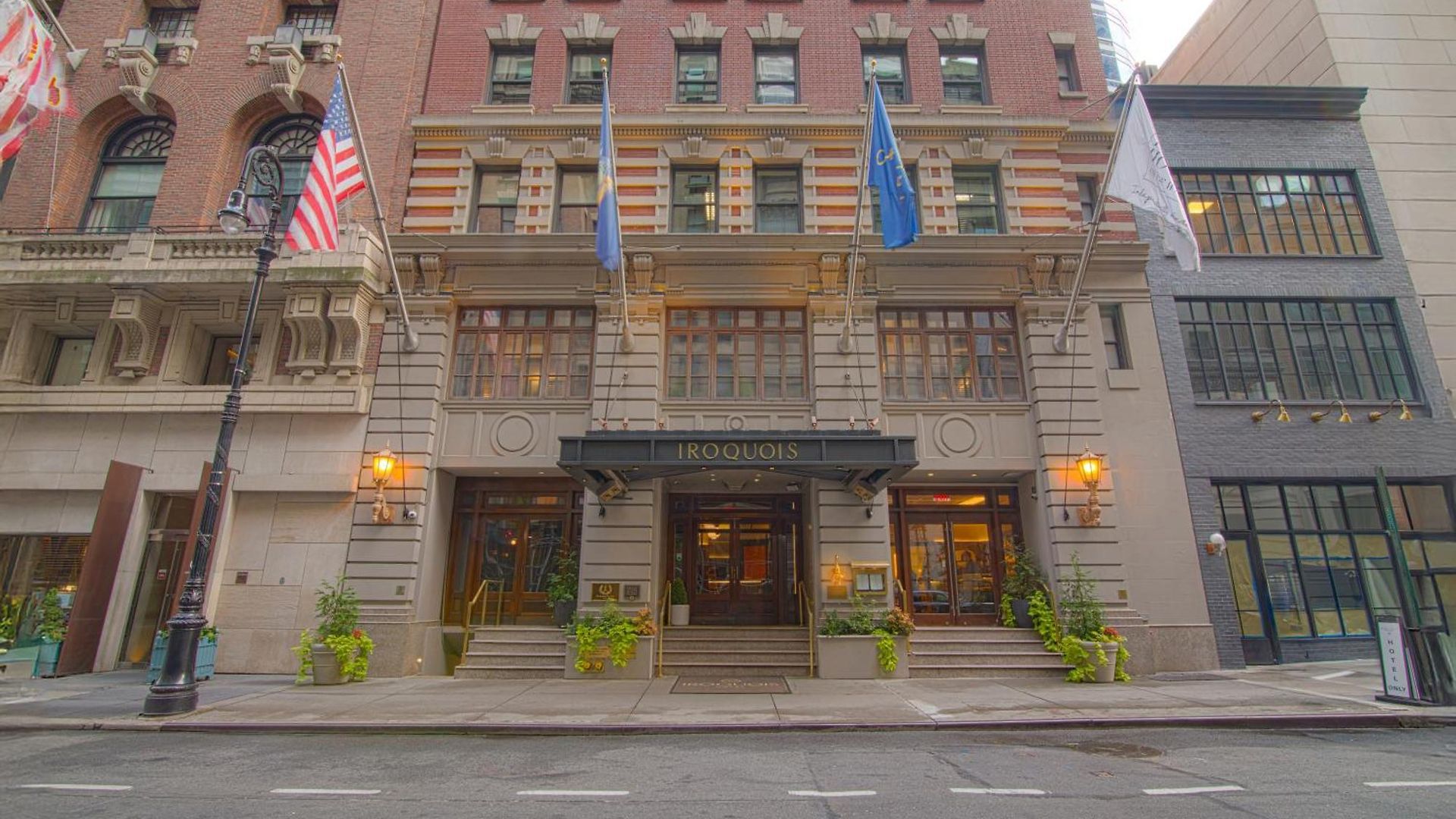 The Iroquois Times Square, A Small Luxury Hotel Hotel New York