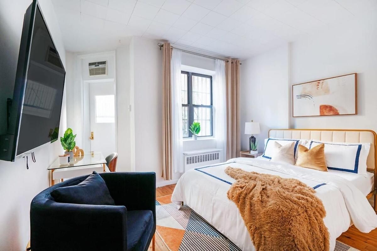 Apartment 74-1c New With Private Outdoors - Gym