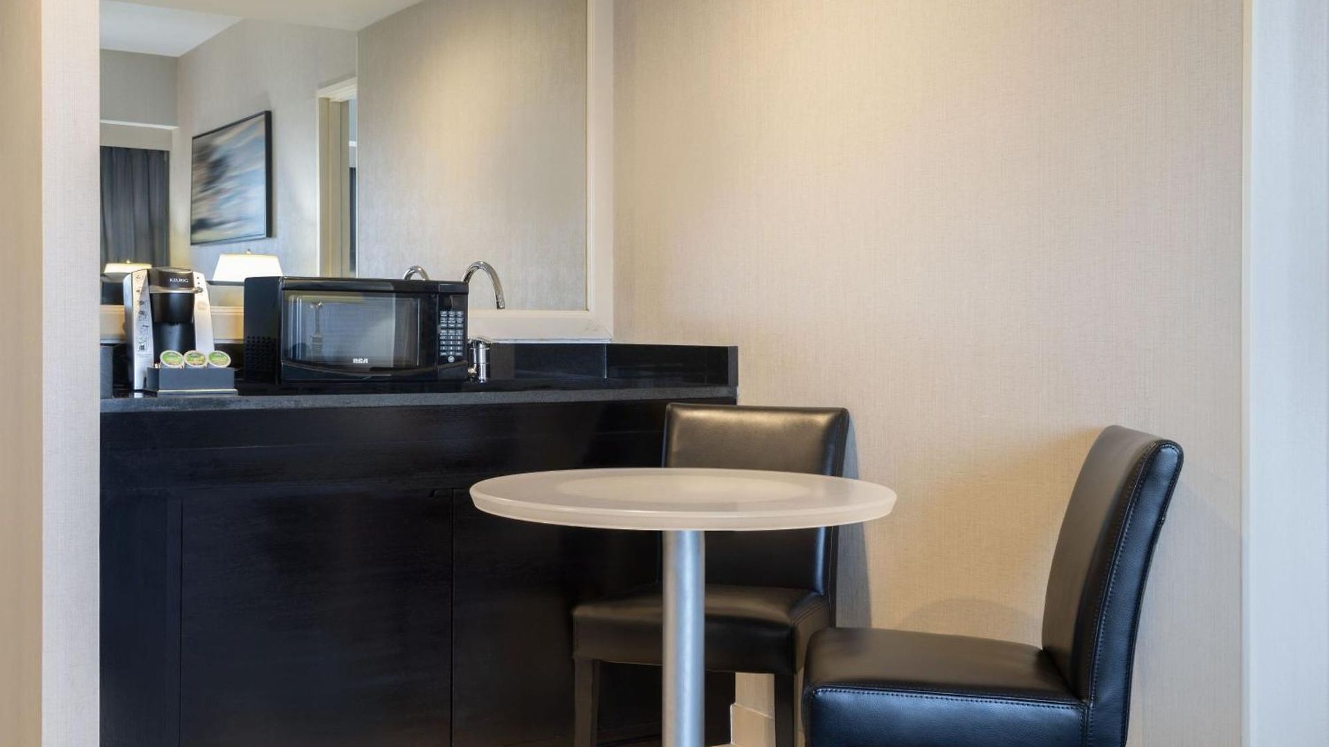 Courtyard By Marriott Jfk Airport Hotel New York