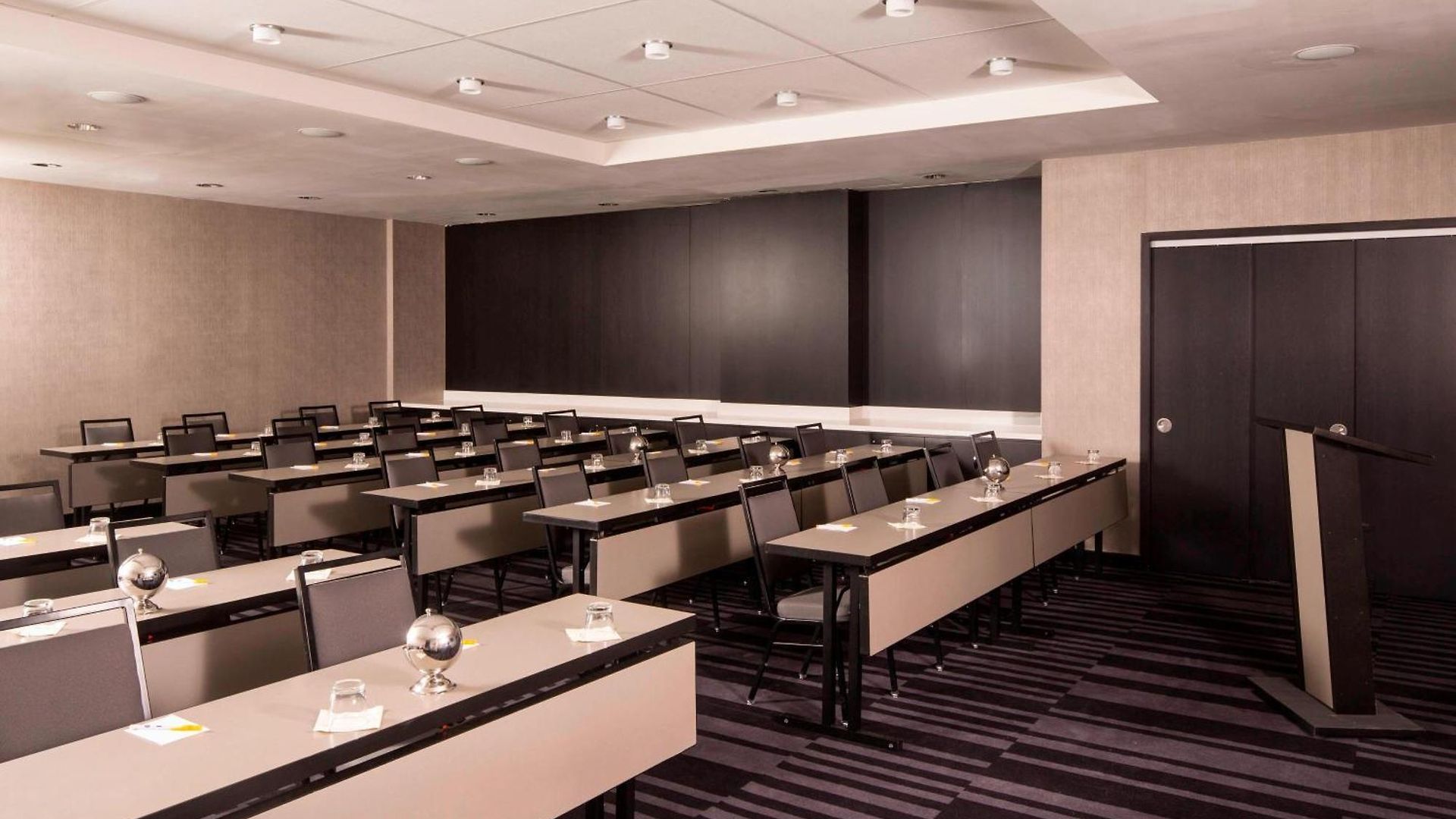 Hotel Courtyard By Marriott Manhattan/central Park 4*