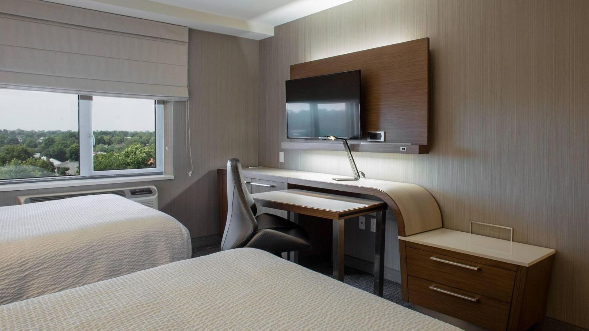 Hotel Courtyard By Marriott Queens/fresh Meadows