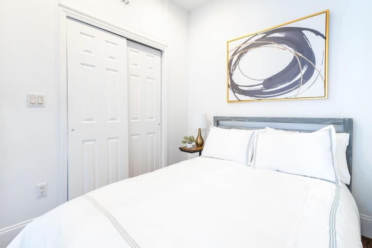Apartment 69-5c Festive Comfort Brand New 1br Lower East Side Christmas Ready