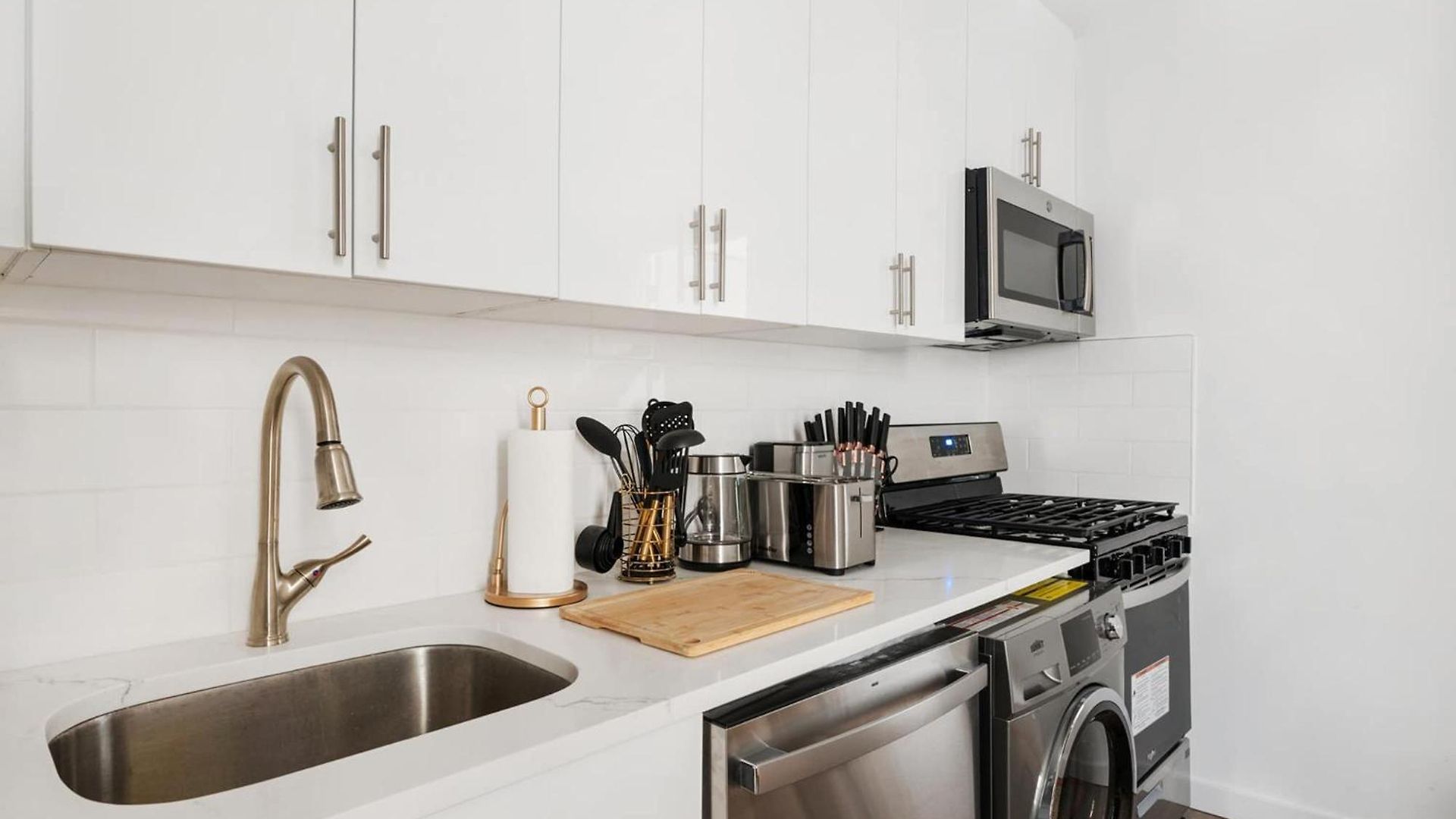 1290-10 New Renovated 2 Bedrooms In Ues * New York