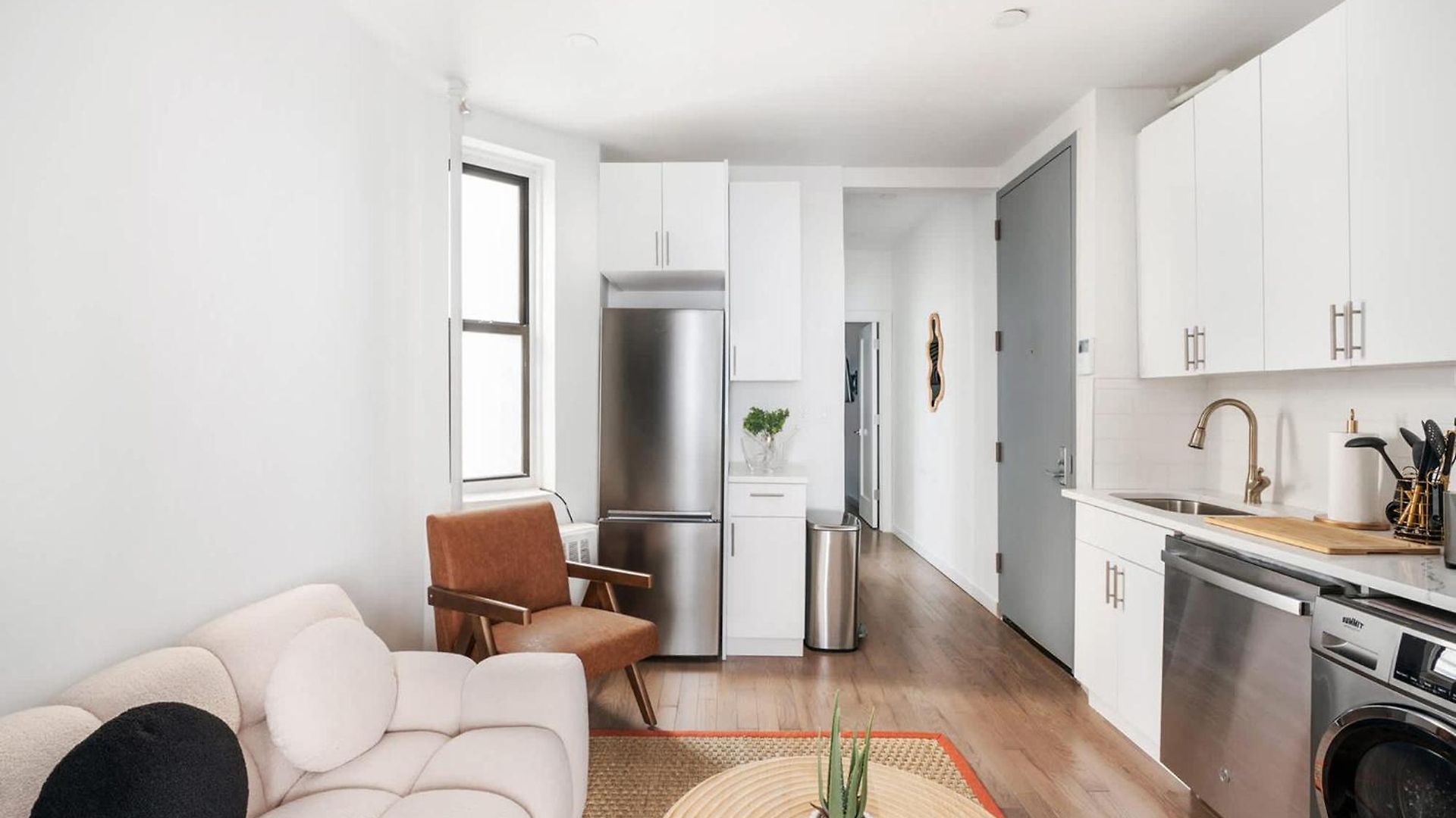 1290-10 New Renovated 2 Bedrooms In Ues Apartment *