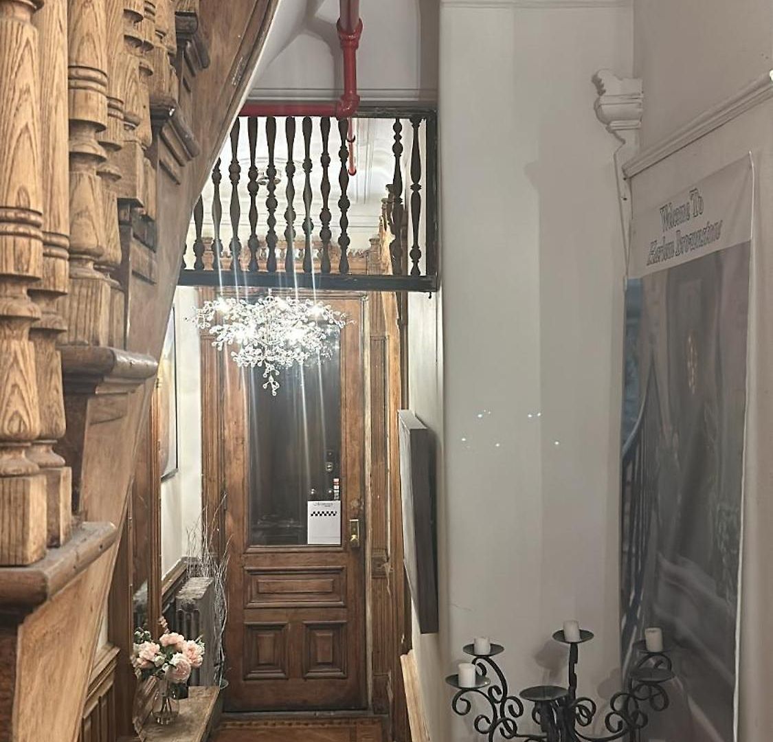 Apartment Harlem Brownstone New York