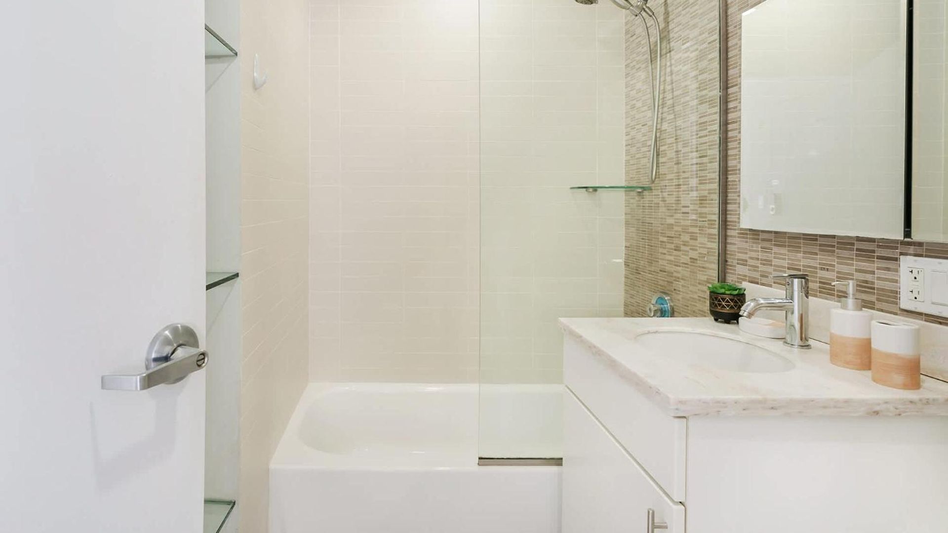 809-5a Gorgeous New 1br Heart Of Midtown * New York
