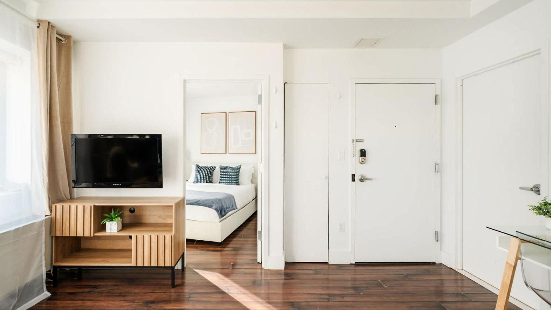 809-5a Gorgeous New 1br Heart Of Midtown