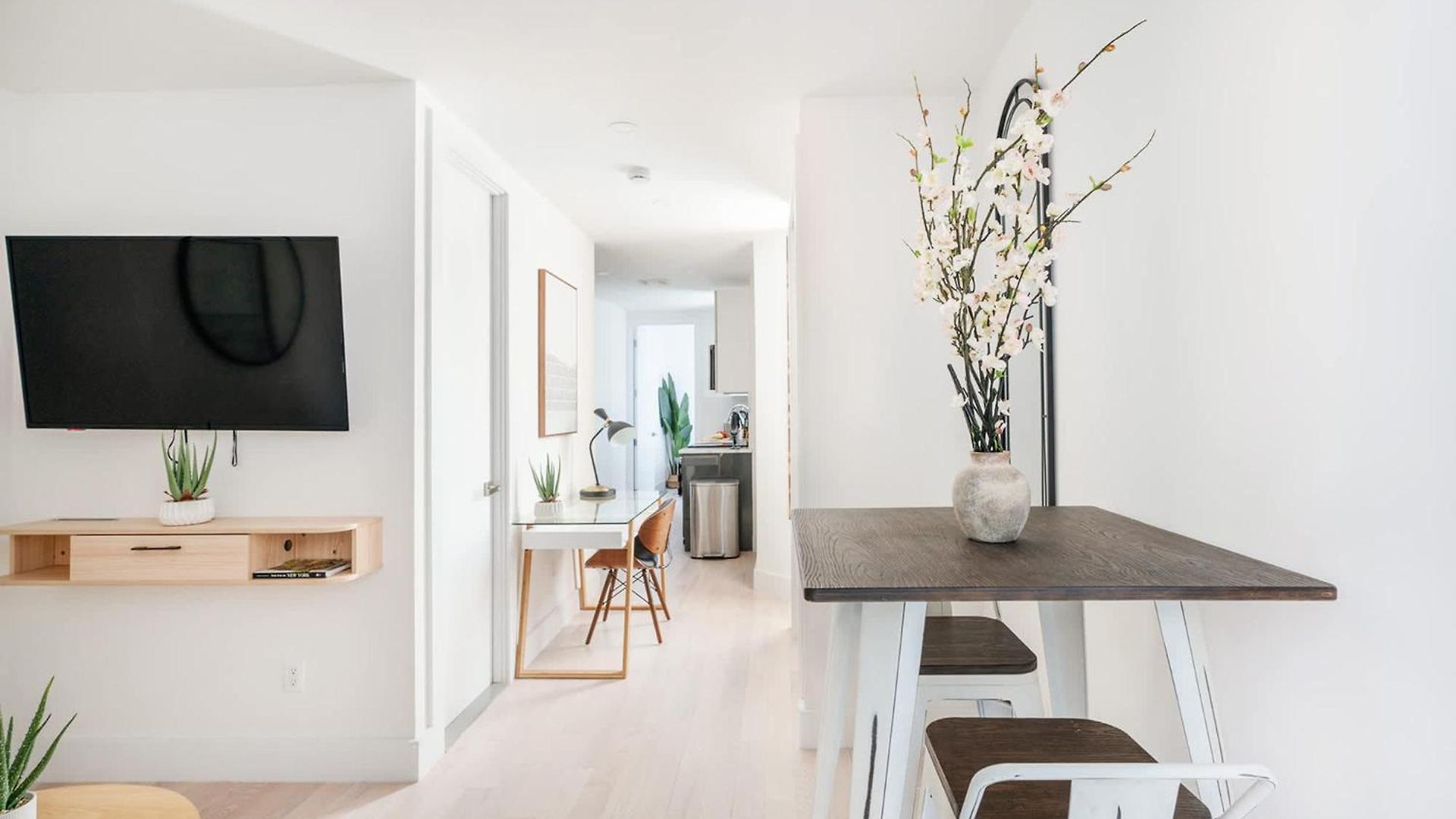 48-3fe 2br Prime Midtown West