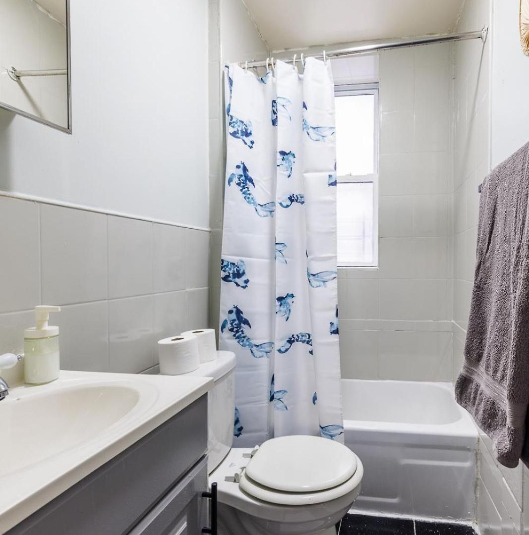 Inspire The Vibrant Energy Of The Uws Apartment *