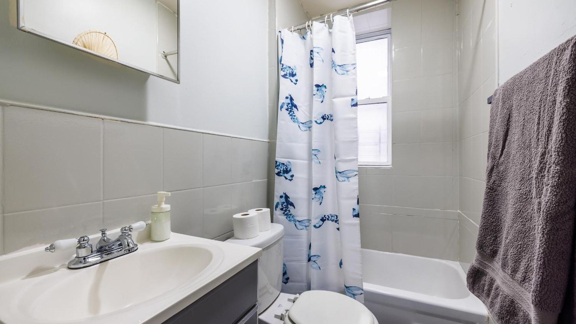 Apartment Inspire The Vibrant Energy Of The Uws