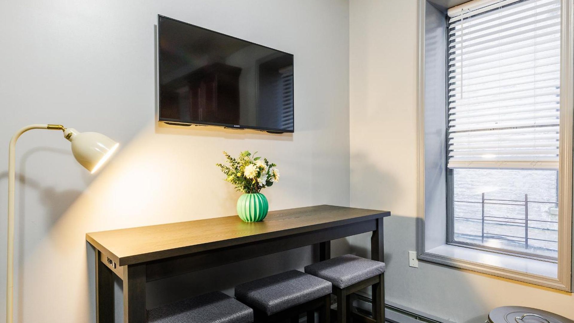 Inspire The Vibrant Energy Of The Uws Apartment