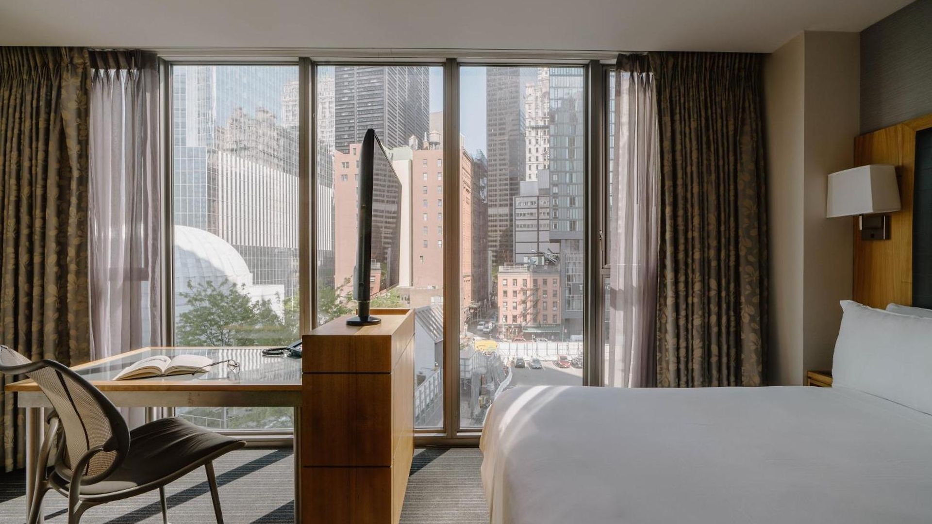 Hotel World Center