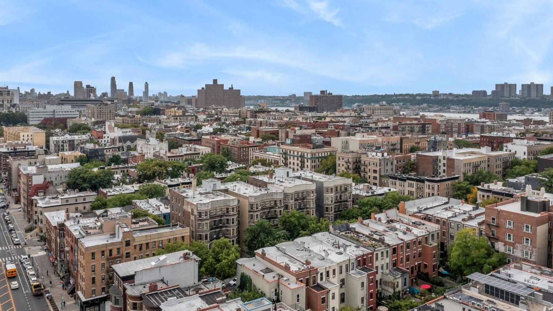 Prime Location 2 Bdr Loft With Patio, Steps To Subway At 