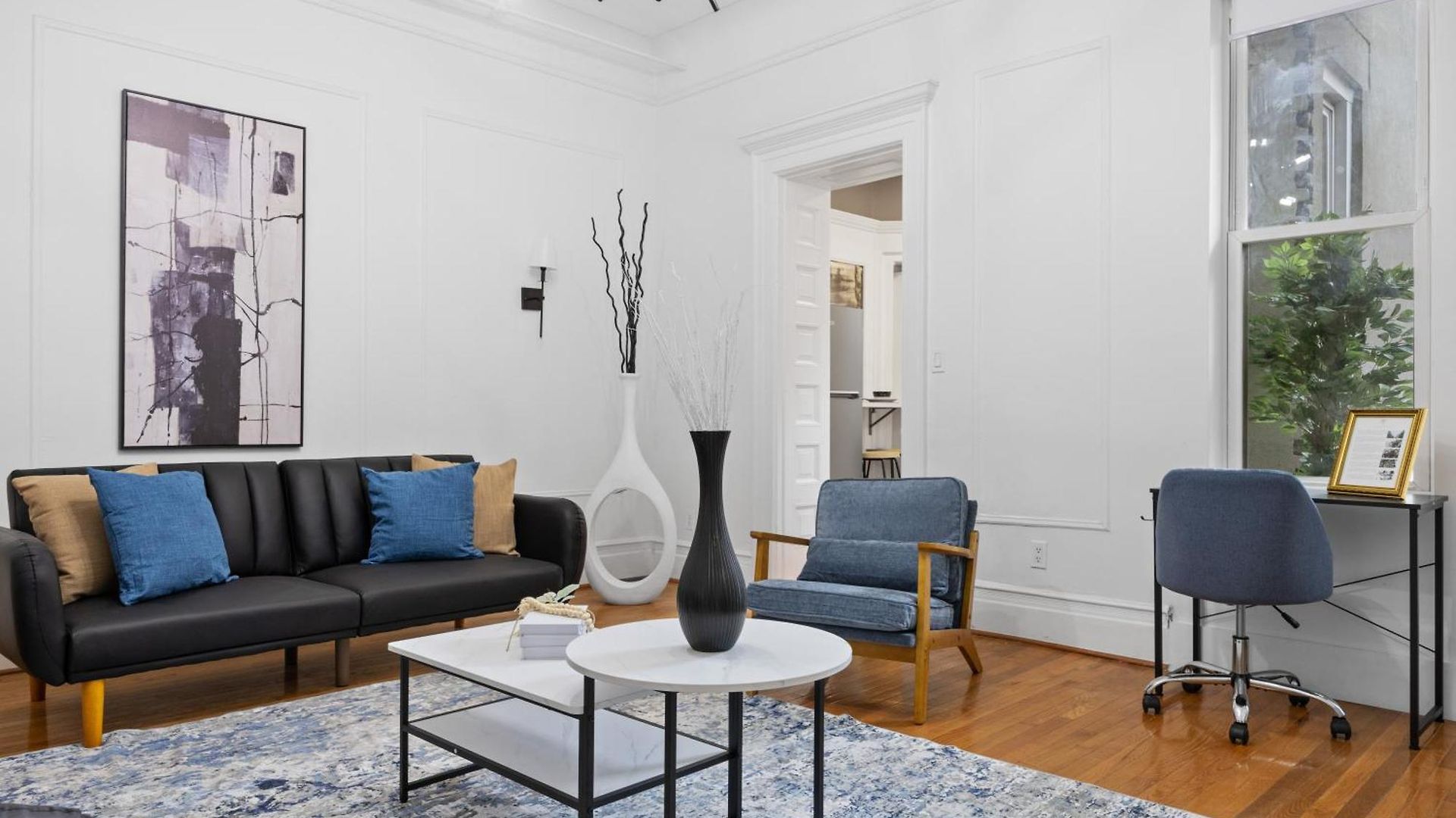 Apartment Prime Location 2 Bdr Loft With Patio, Steps To Subway At 