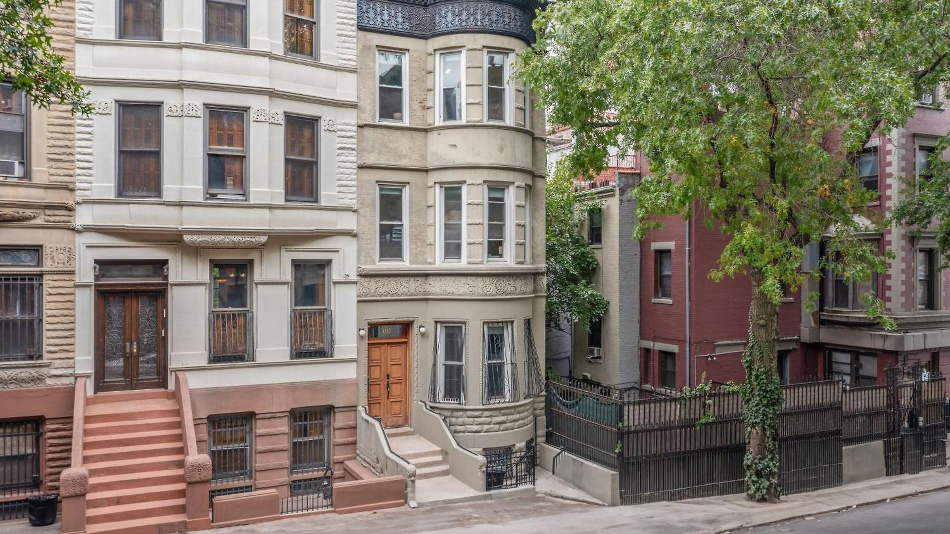 Apartment 1 Min To Subway, King Bed Luxurious Airy Space Patio At 
