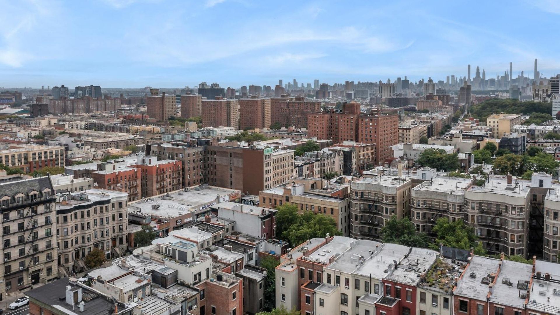 1 Min To Subway, King Bed Luxurious Airy Space Patio At 