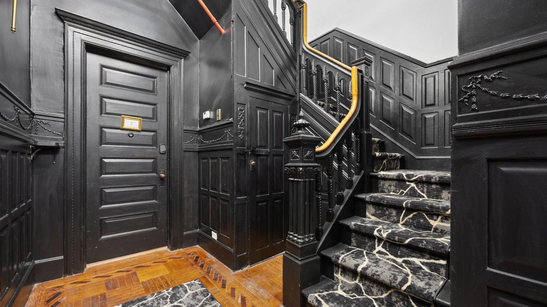 1 Min To Subway, King Bed Luxurious Airy Space Patio At 