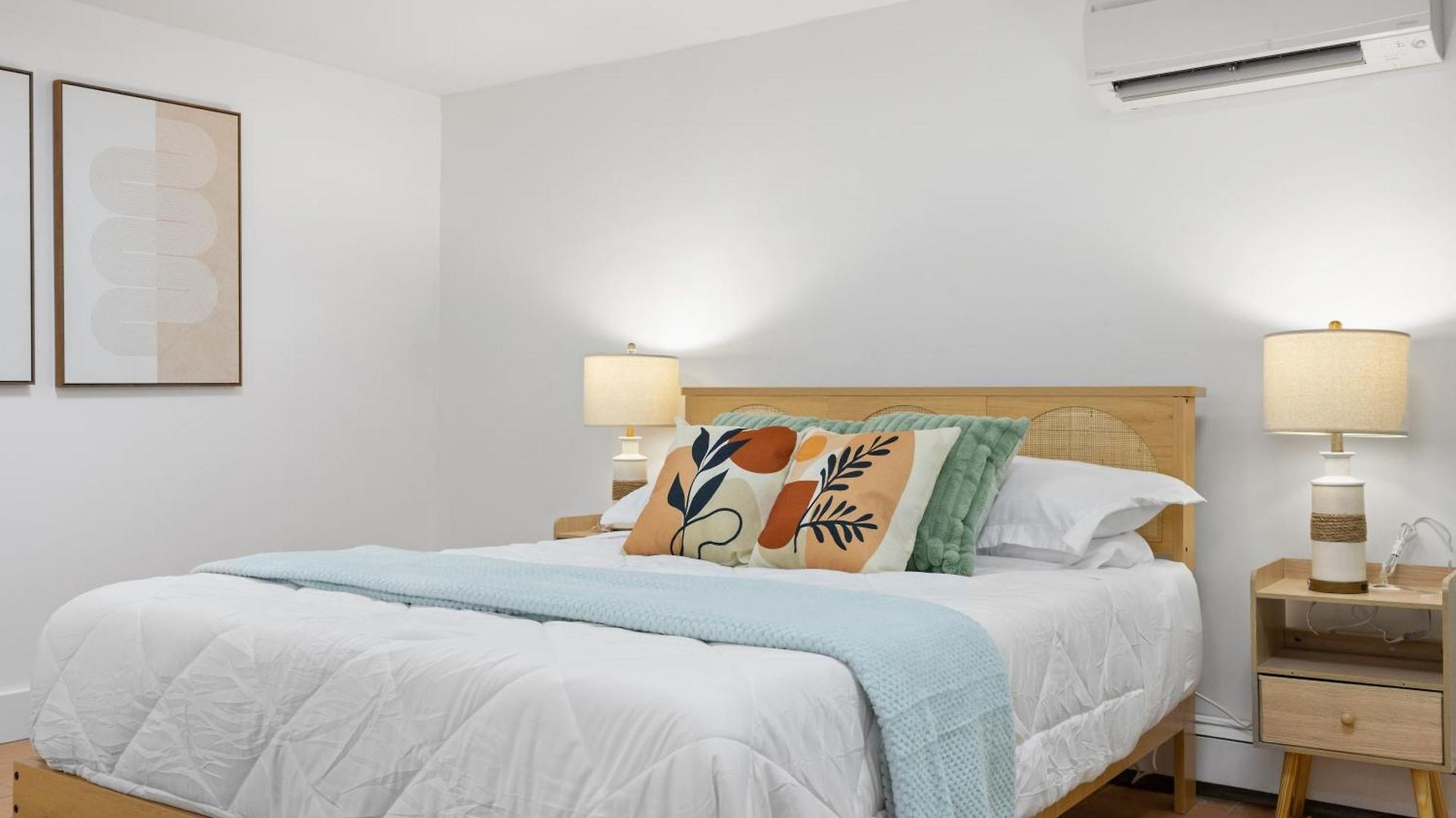 Private Garden Getaway Cozy And Chic Near Subway At 