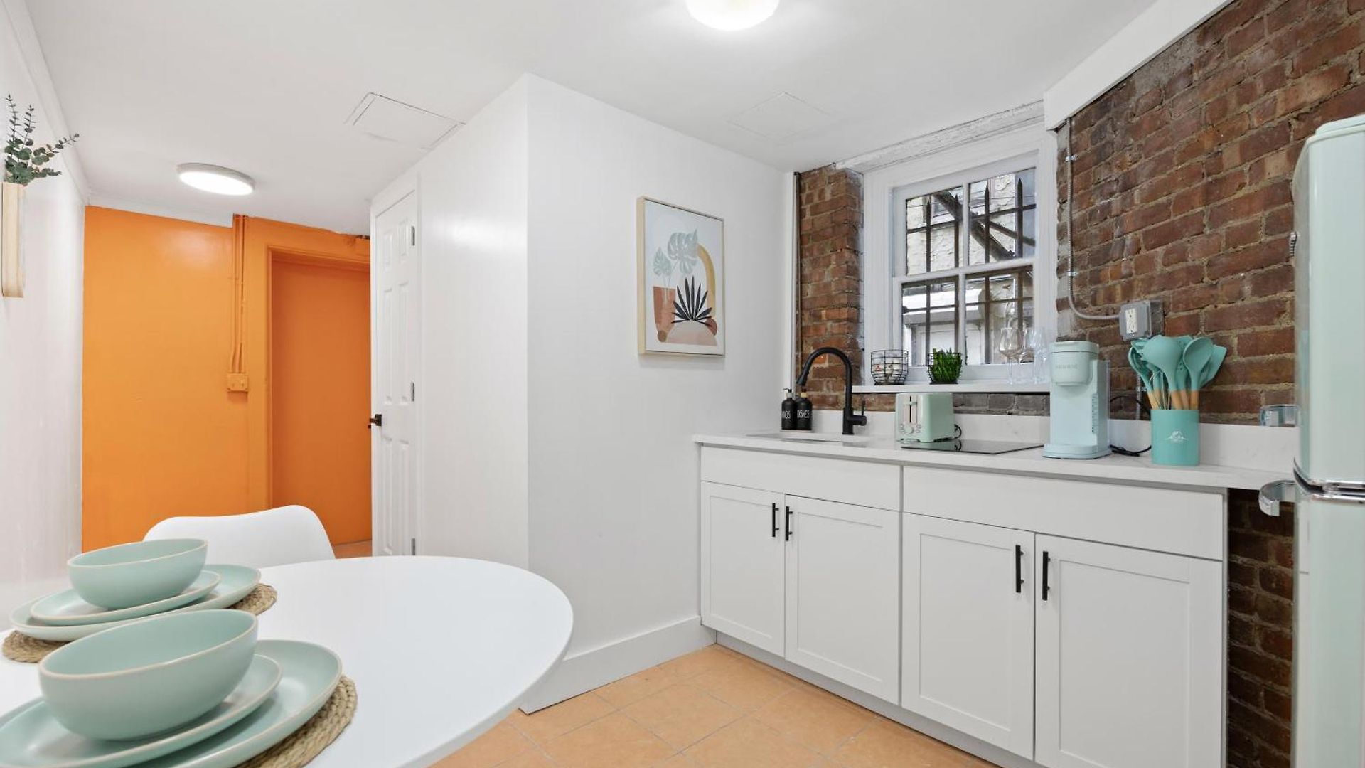 Private Garden Getaway Cozy And Chic Near Subway At 
