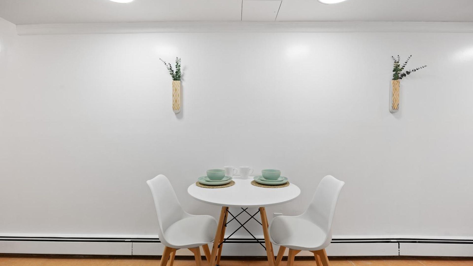 Private Garden Getaway Cozy And Chic Near Subway At 