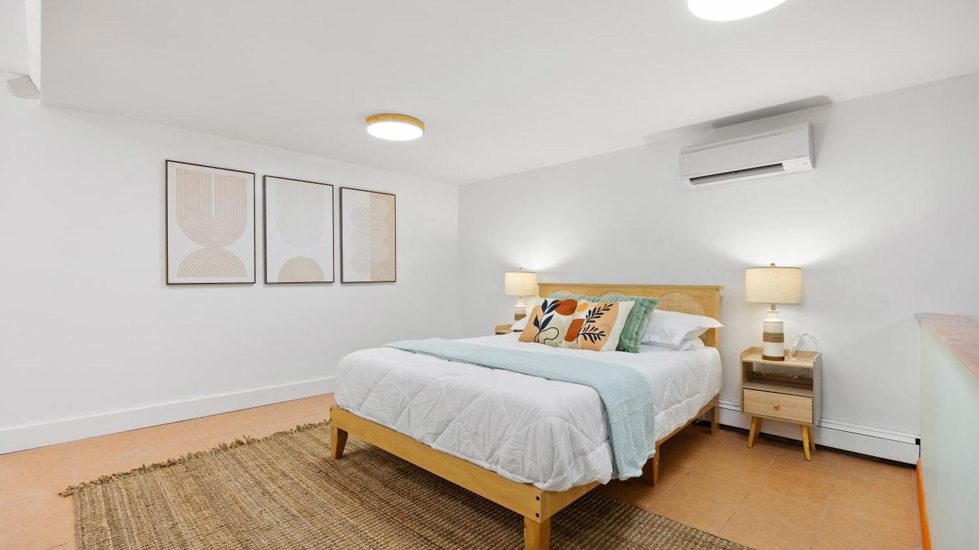 Private Garden Getaway Cozy And Chic Near Subway At 