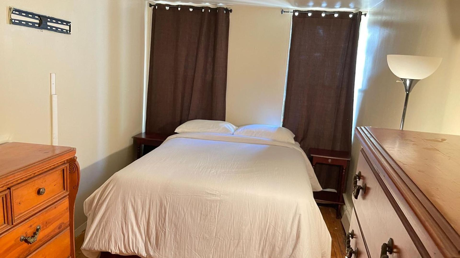 One Bedroom By Month Next To Bronx Zoo Apartment *