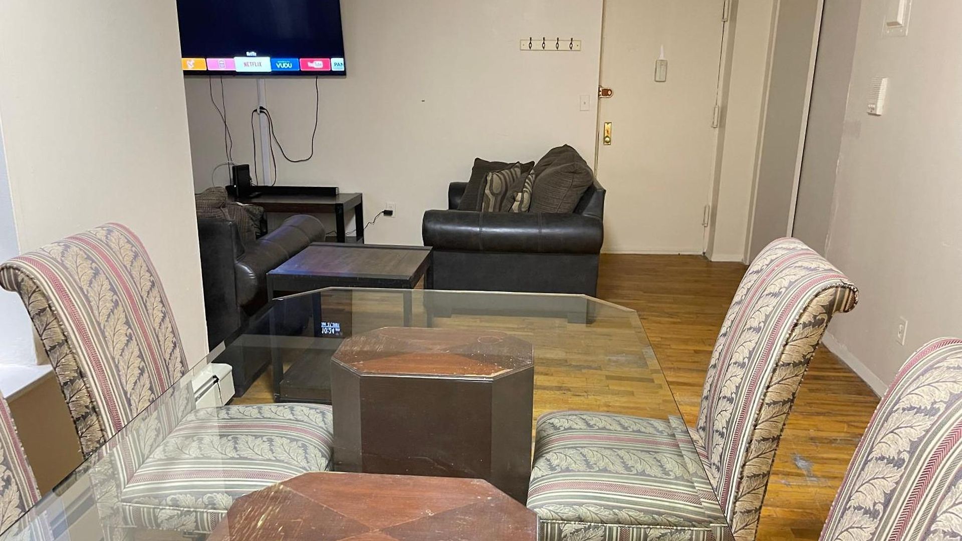 One Bedroom By Month Next To Bronx Zoo Apartment *