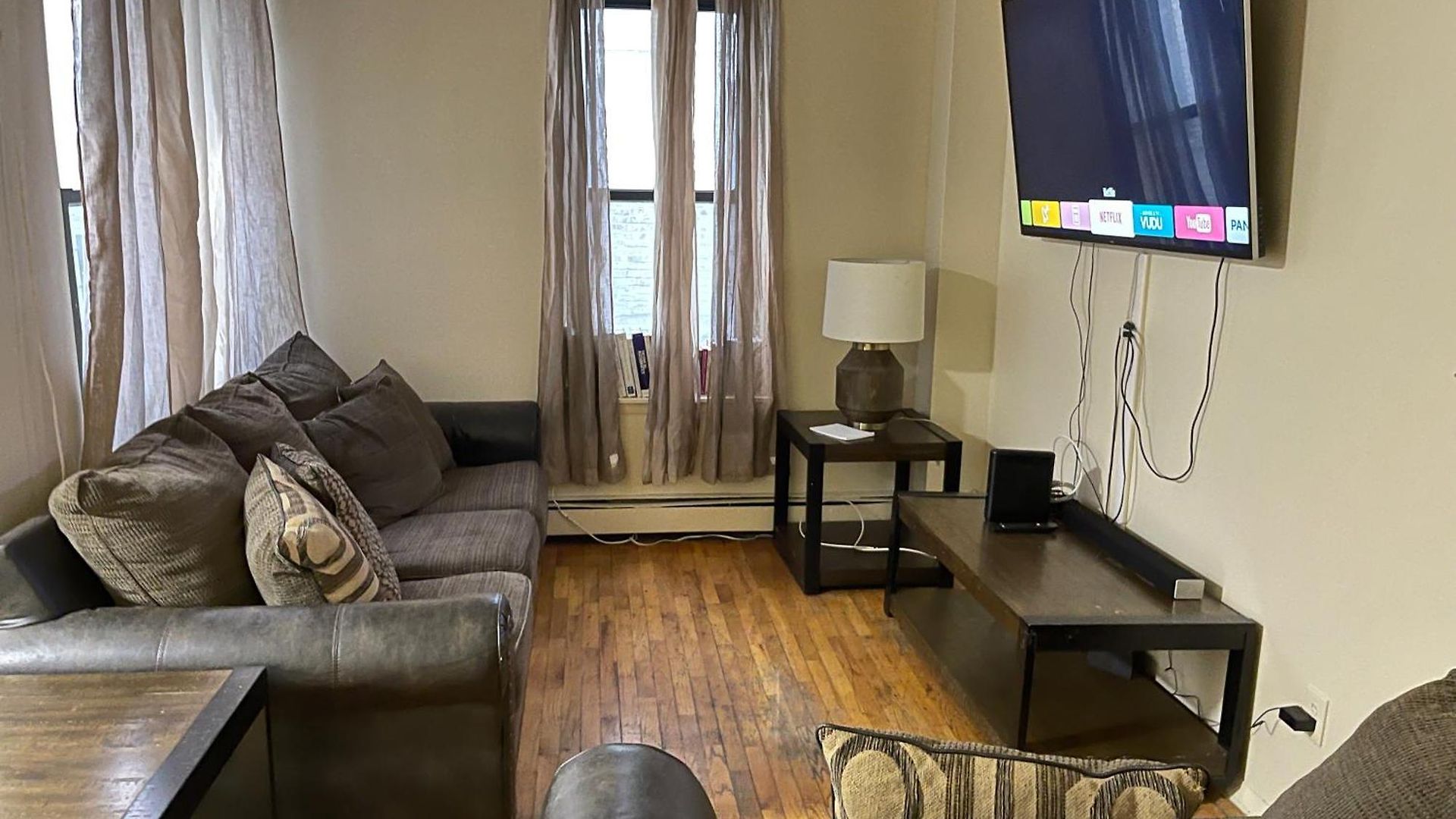 One Bedroom By Month Next To Bronx Zoo New York