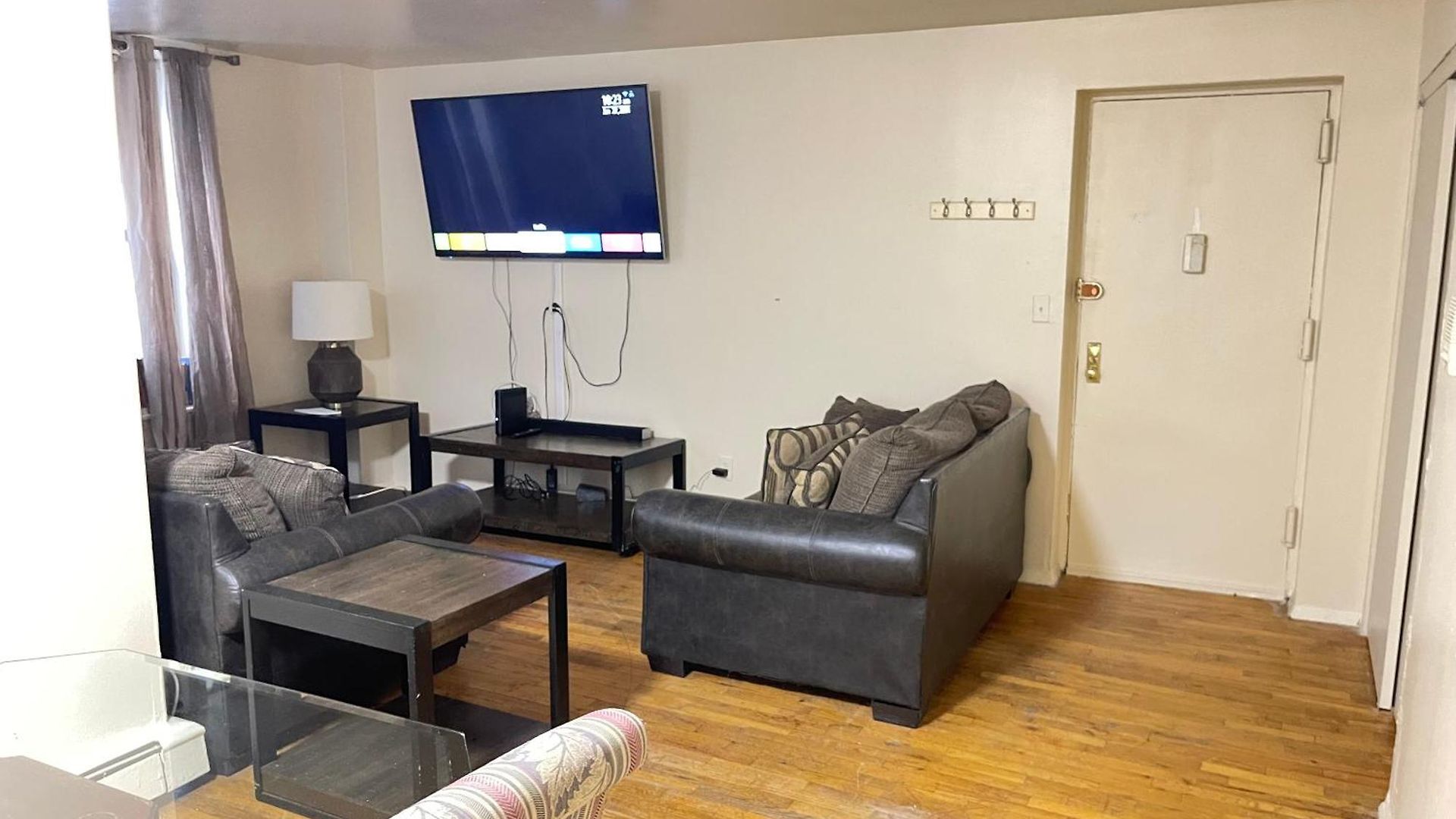 Apartment One Bedroom By Month Next To Bronx Zoo *