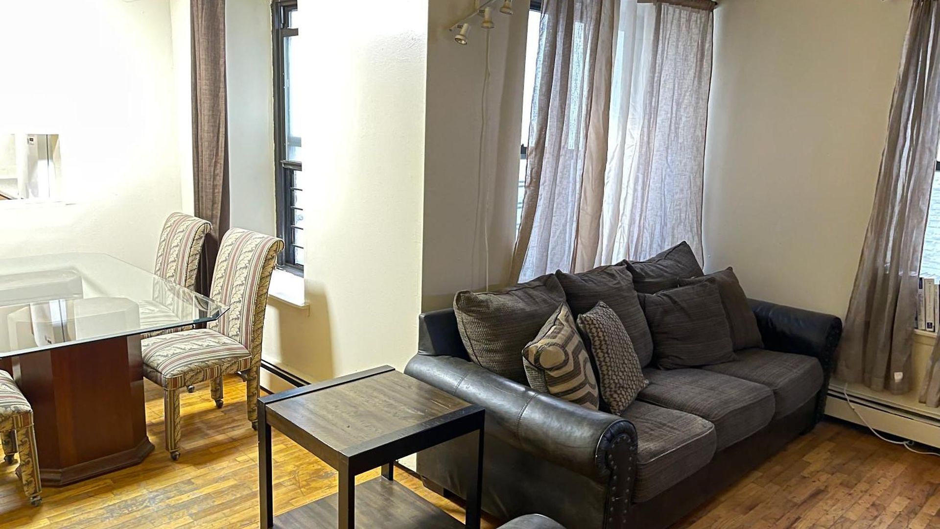 Apartment One Bedroom By Month Next To Bronx Zoo *