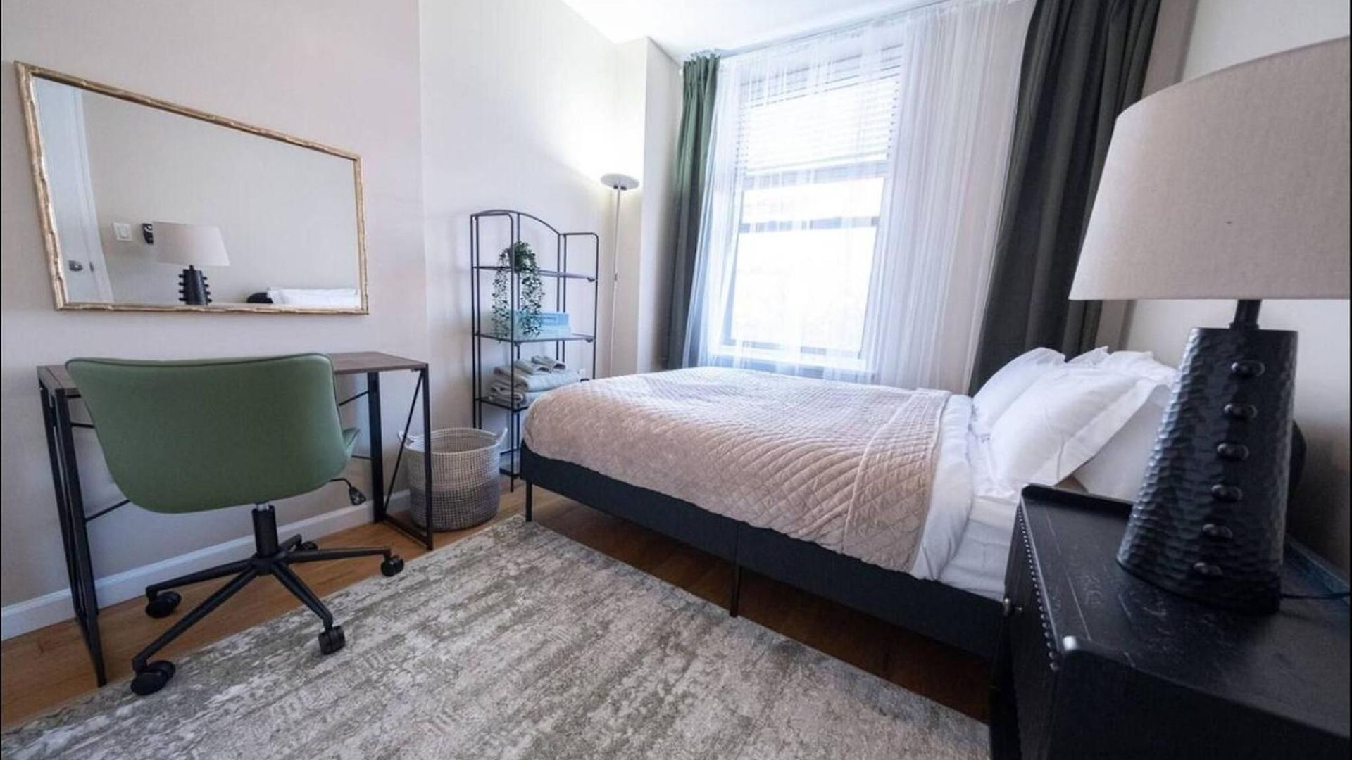 3 Bedroom In Apartment *