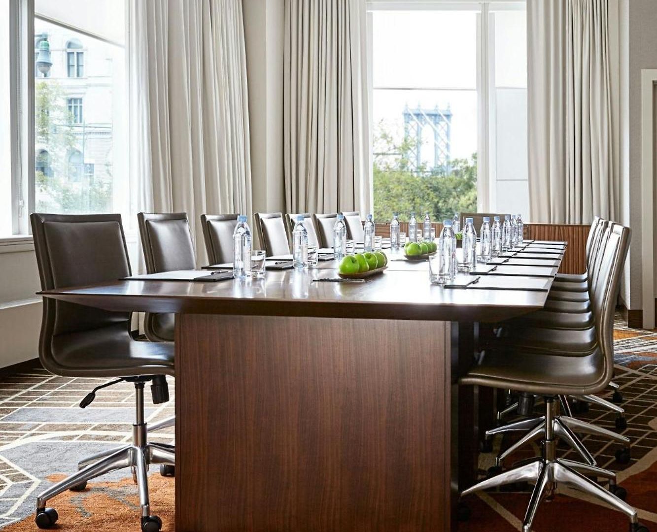 Hotel Marriott At The Brooklyn Bridge 4*