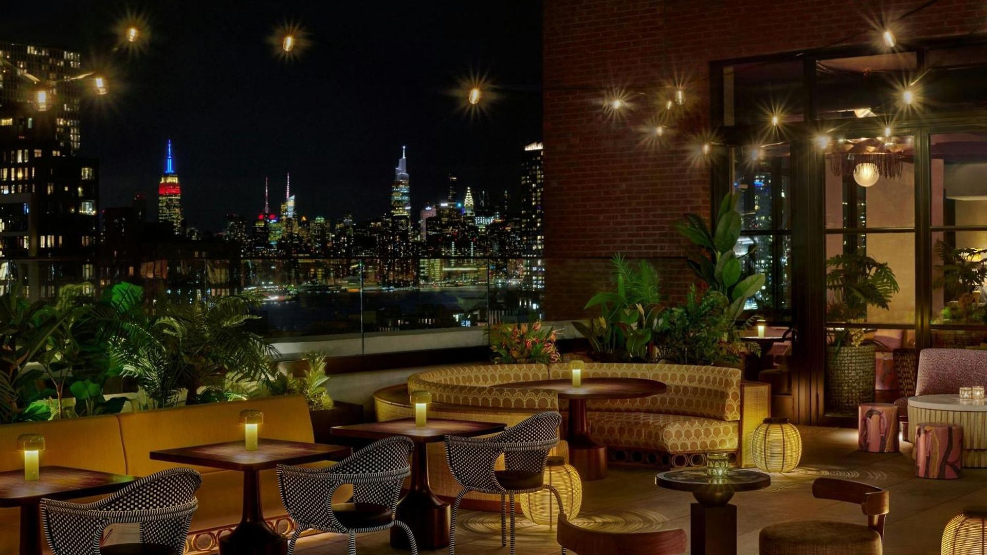 Moxy Brooklyn Williamsburg Hotel 3*