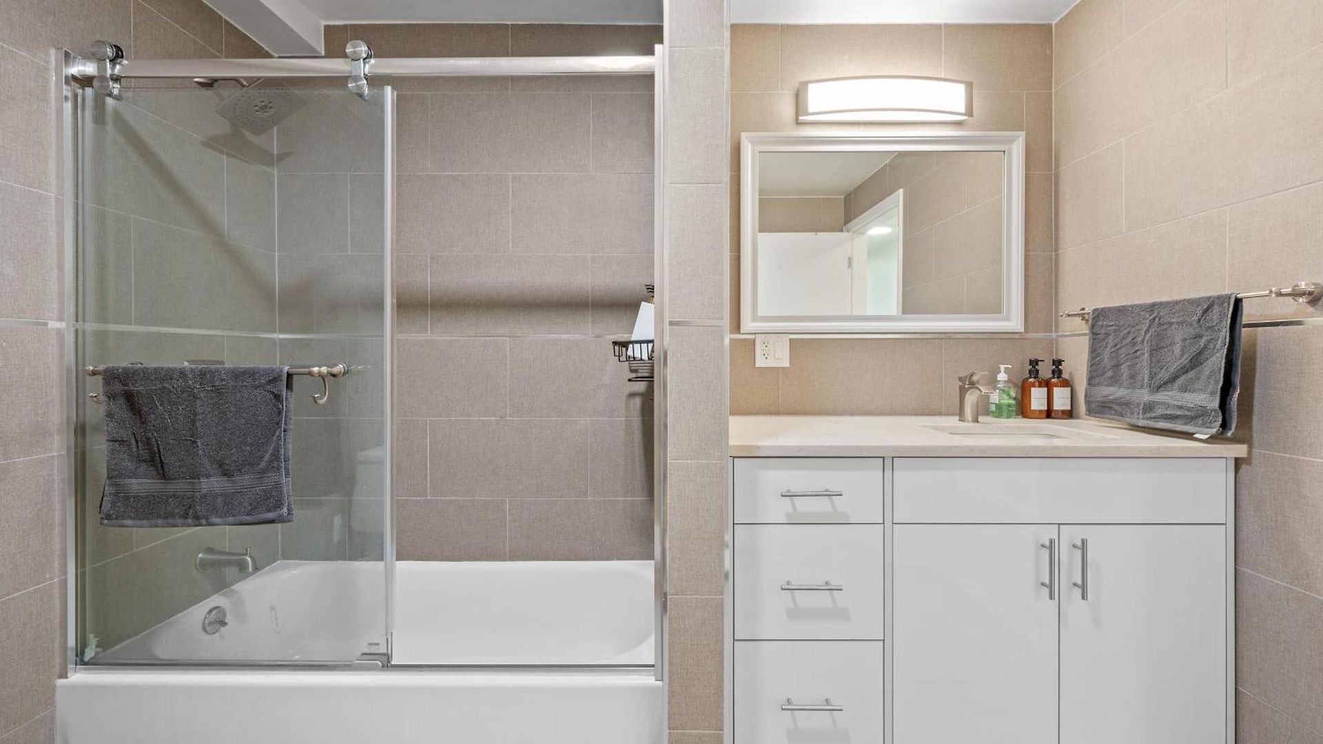 Upper East Side Luxury 3br 2b 1700 Square Feet Hotel New York