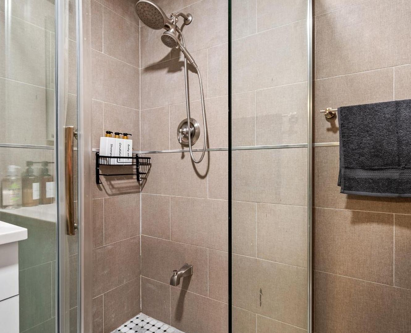 Upper East Side Luxury 3br 2b 1700 Square Feet Hotel 4*