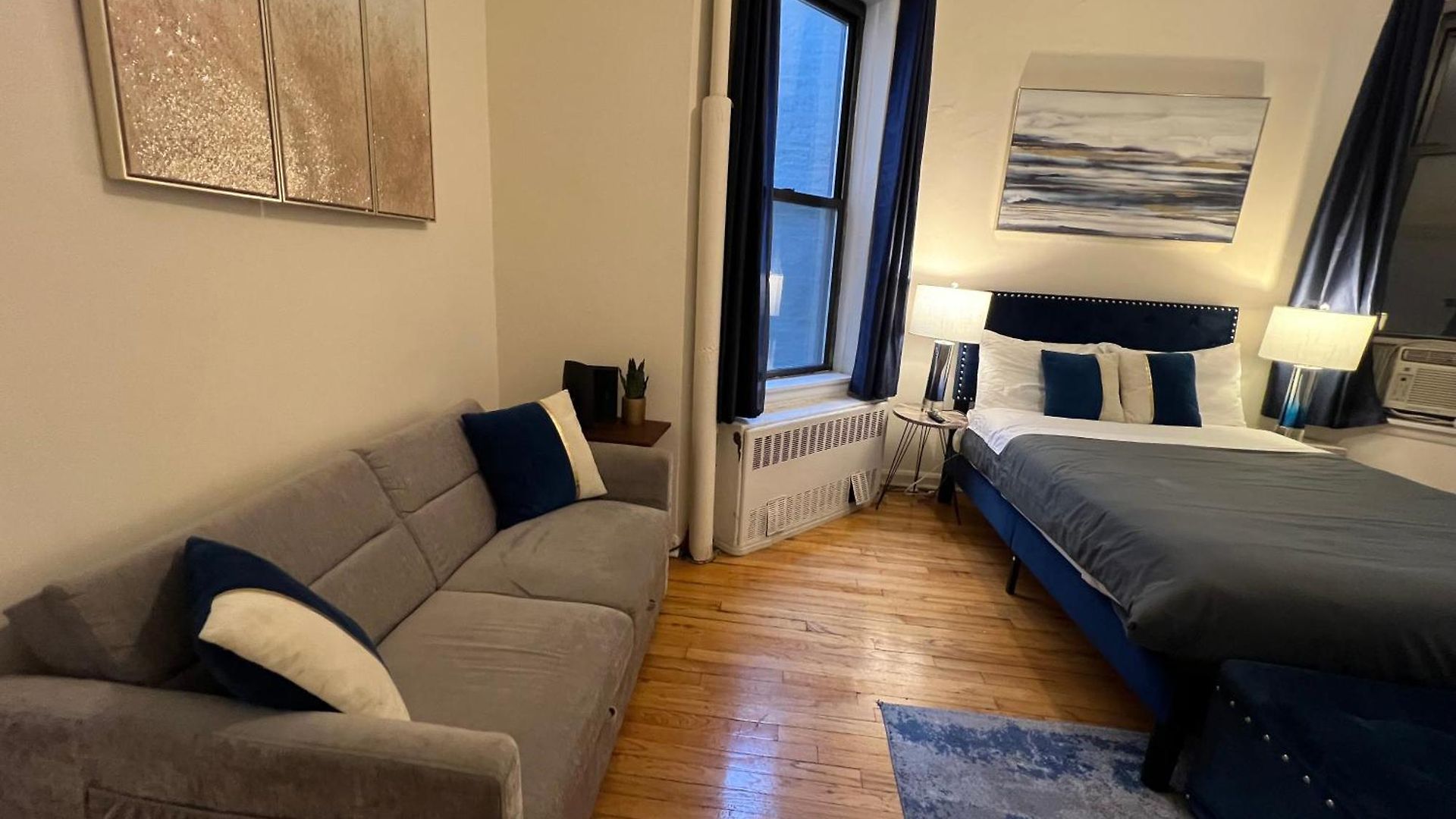 Uws Apartment